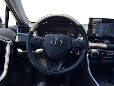 Used 2022 Toyota RAV4 XLE image 12
