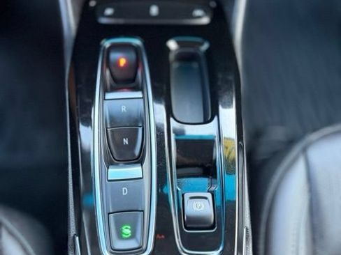 Used 2023 Chevrolet Bolt LT w/ Infotainment Package FWD image 14