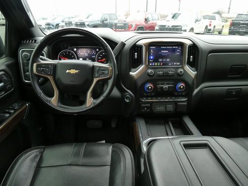 Used 2019 Chevrolet Silverado 1500 High Country w/ Technology Package image 21