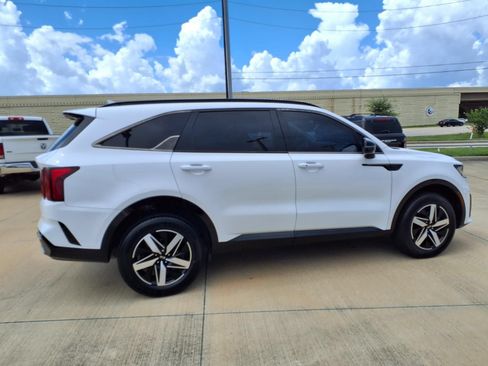 Used 2021 Kia Sorento EX w/ Panoramic Sunroof Package AWD/4WD image 8