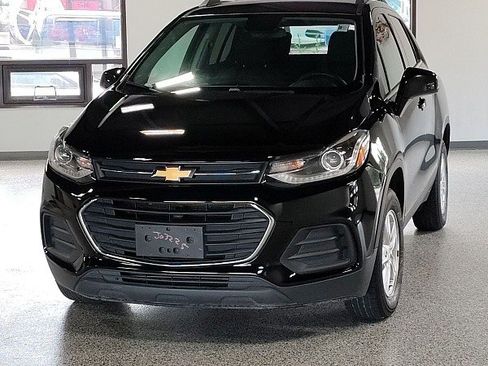 Used 2017 Chevrolet Trax LT AWD/4WD image 2