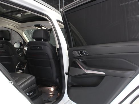 Used 2022 BMW X7 xDrive40i w/ Executive Package AWD/4WD image 48