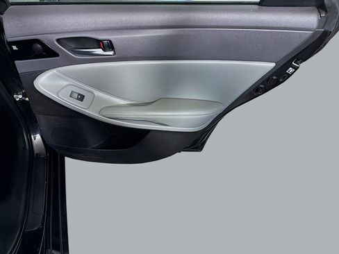 Used 2019 Toyota Avalon XLE w/ Moonroof Package image 28