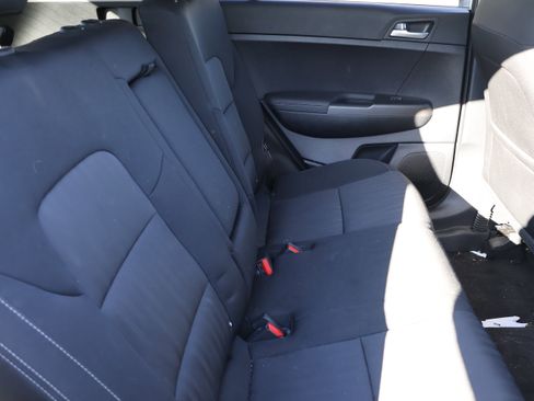 Used 2020 Kia Sportage LX image 13