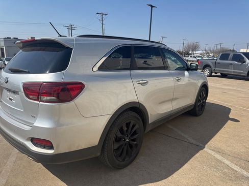Used 2020 Kia Sorento S image 6