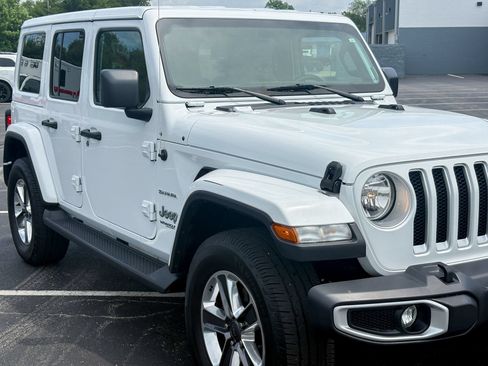 Used 2020 Jeep Wrangler Unlimited Sahara AWD/4WD image 3