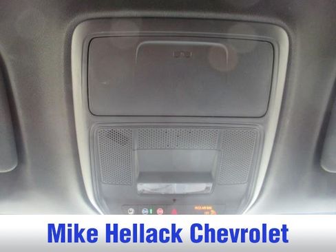Used 2026 Chevrolet Traverse LT FWD image 12