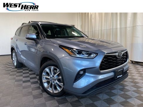 Used 2020 Toyota Highlander Limited image 1