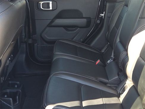 Used 2020 Jeep Gladiator Overland w/ Popular Equipment Package image 17