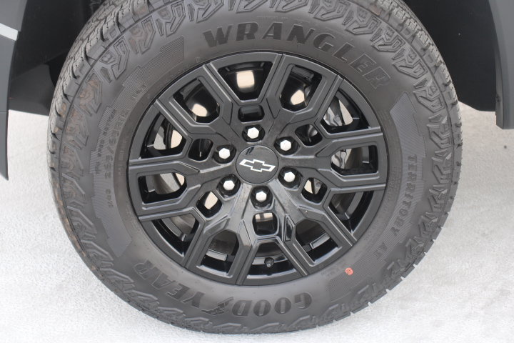 Used 2026 Chevrolet Colorado Trail Boss AWD/4WD image 10
