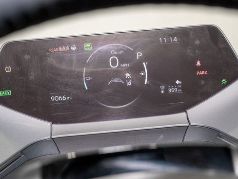 Certified 2025 Toyota Prius XSE image 17