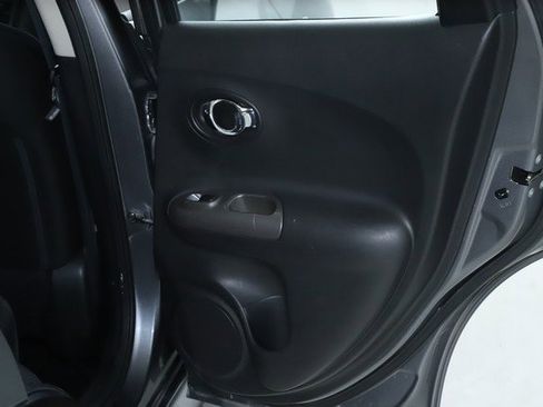 Used 2014 Nissan Juke S image 27
