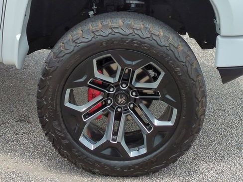 Used 2024 GMC Sierra 1500 Elevation AWD/4WD image 11