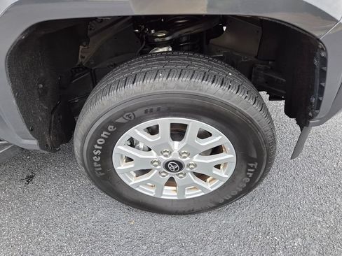 Used 2025 Toyota Tacoma SR5 AWD/4WD image 16