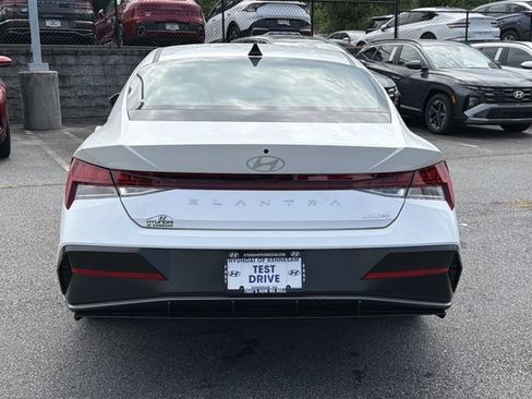 New 2026 Hyundai Elantra Limited FWD image 8