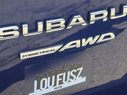 Used 2017 Subaru Outback 2.5i Premium image 3