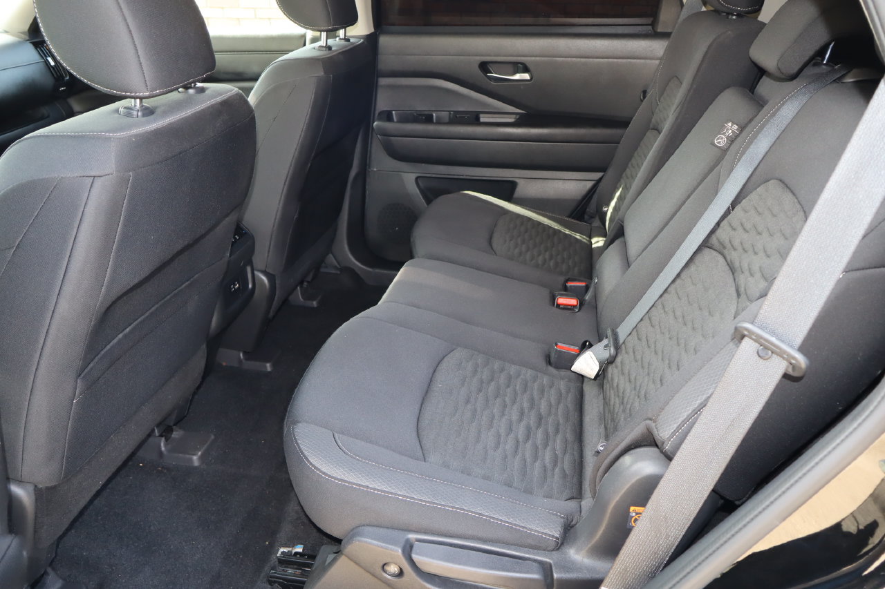 Used 2022 Nissan Pathfinder S FWD image 5