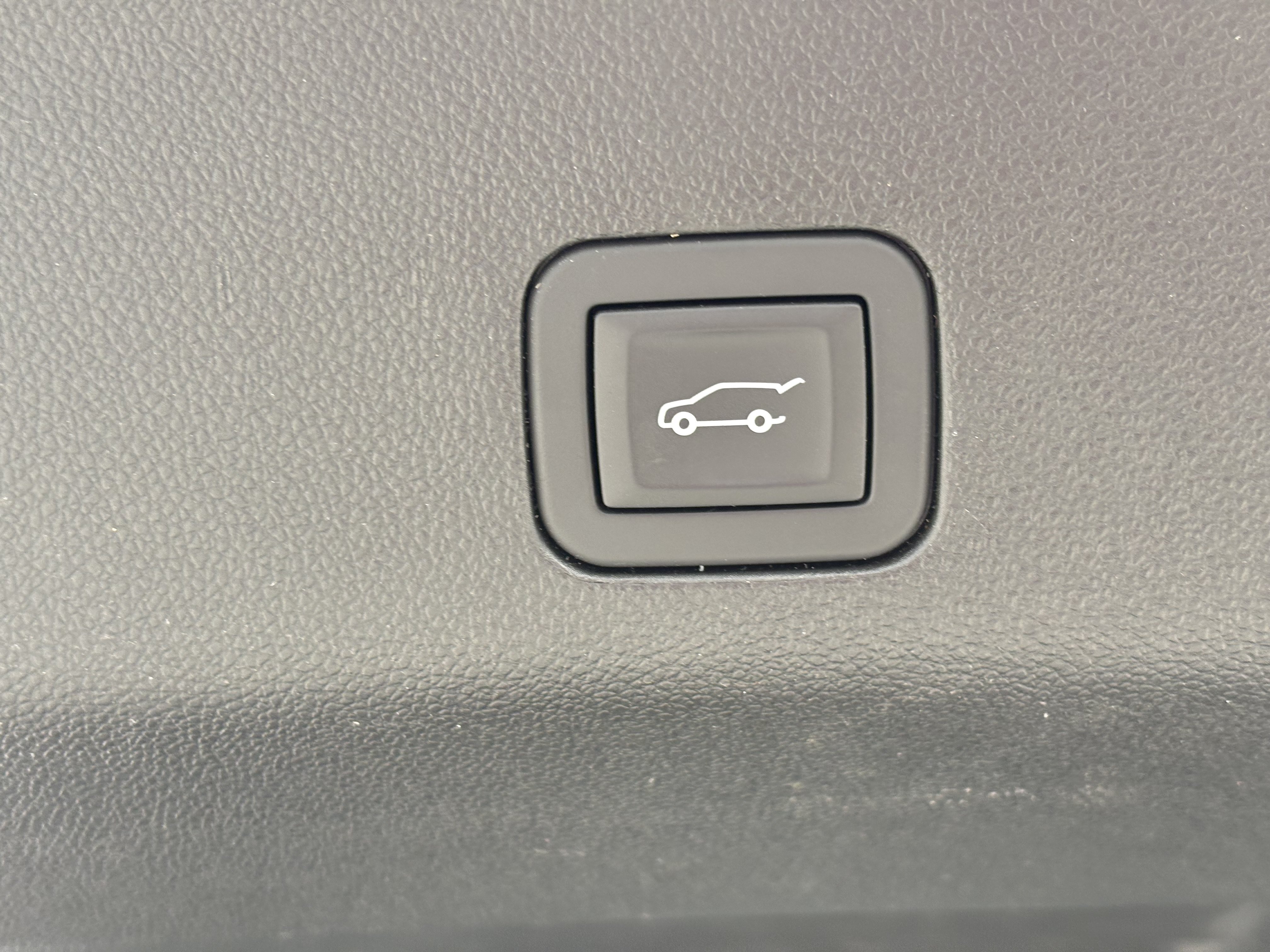 Used 2026 GMC Yukon XL Elevation RWD image 11