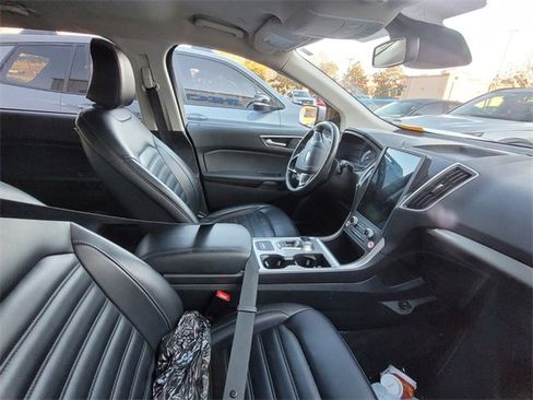 Used 2024 Ford Edge SEL image 8