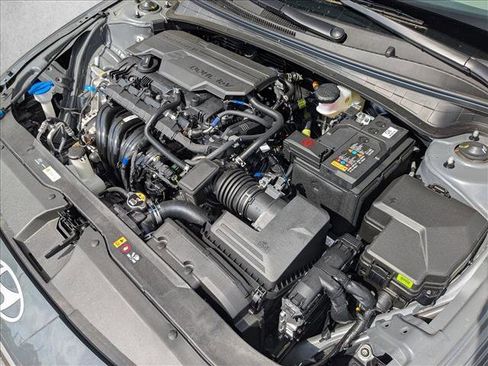 Used 2025 Hyundai Elantra Sport image 23