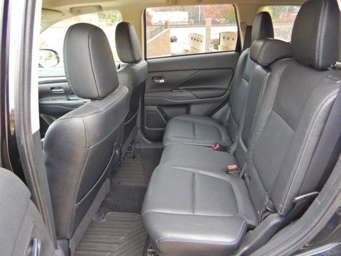 Used 2016 Mitsubishi Outlander GT image 14