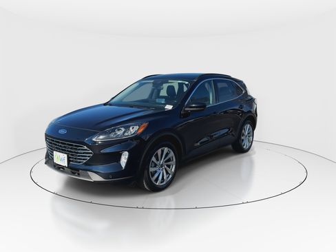 Used 2021 Ford Escape Titanium w/ Titanium Elite Package image 4