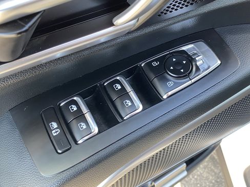 Used 2025 Kia Telluride S image 18