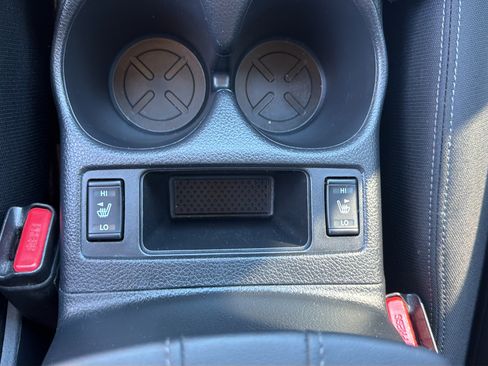 Used 2020 Nissan Rogue SV FWD image 45