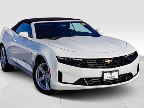 Used 2023 Chevrolet Camaro LT image 2