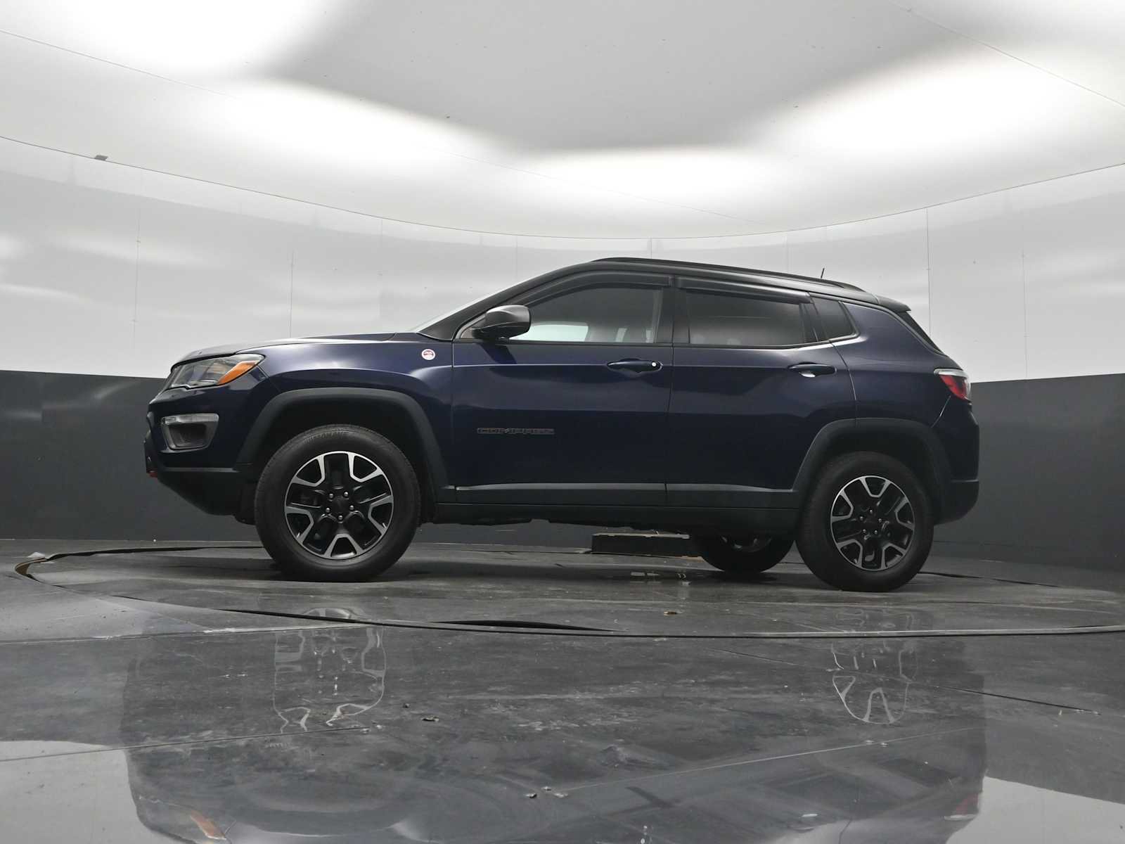 Used 2019 Jeep Compass Trailhawk w/ Popular Equipment Group AWD/4WD image 35