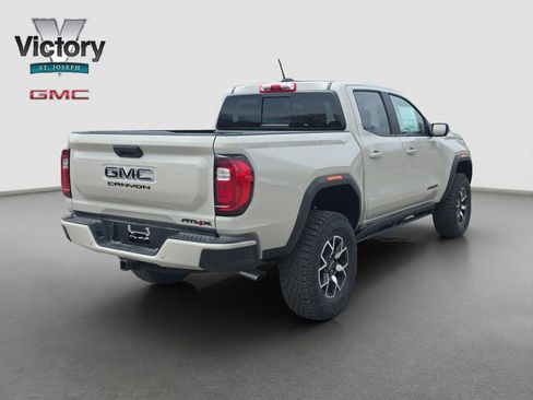 New 2026 GMC Canyon AT4X w/ LPO, Black Badging Package AWD/4WD image 17