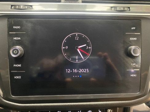 Used 2018 Volkswagen Tiguan SE image 24