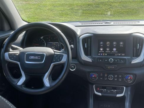 Used 2023 GMC Terrain SLE w/ Driver Convenience Package FWD image 13