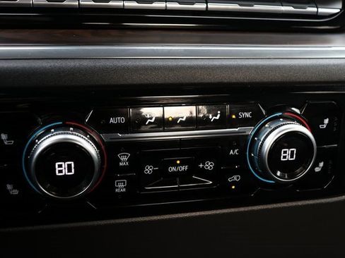 Used 2025 GMC Sierra 1500 SLT image 27