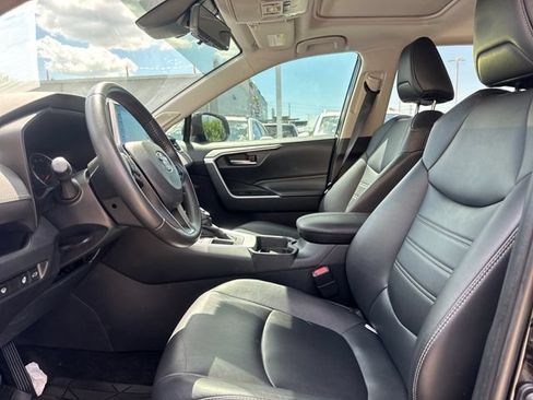 Used 2019 Toyota RAV4 XLE Premium FWD image 14