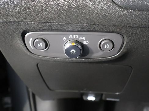 Used 2022 Buick Encore GX Select w/ Sport Touring Package FWD image 33