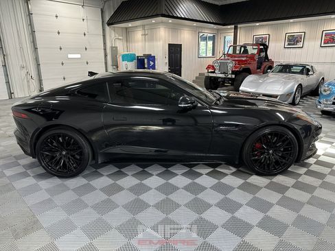 Used 2018 Jaguar F-TYPE R image 7