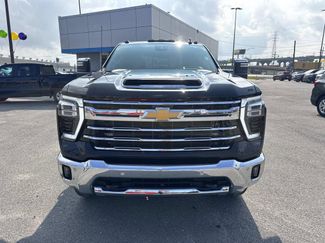 Used 2025 Chevrolet Silverado 2500 LTZ w/ LTZ Plus Package video 2