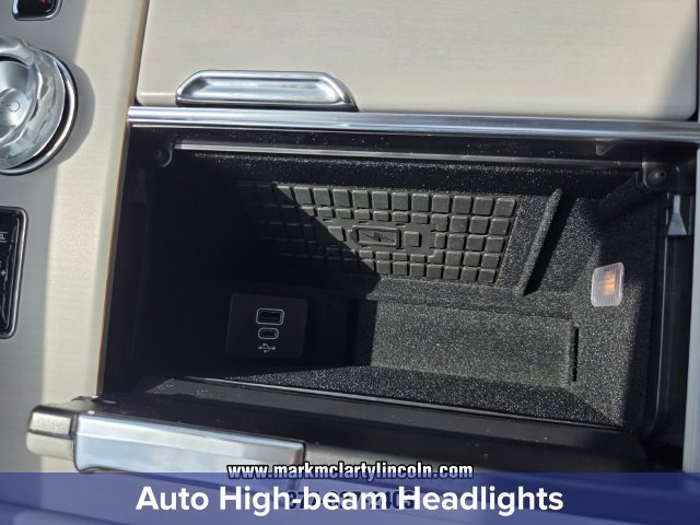 New 2026 Lincoln Navigator Premiere AWD/4WD image 25