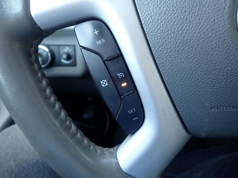 Used 2012 Chevrolet Traverse LT image 17