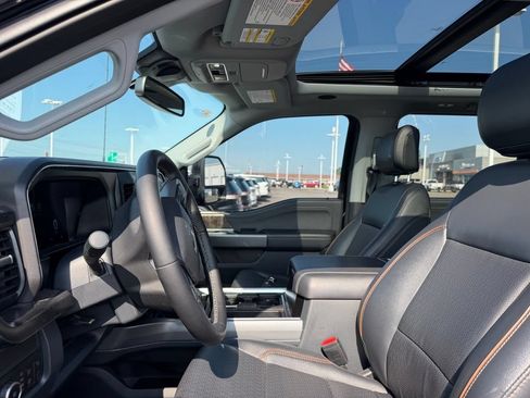Used 2025 Ford F250 Lariat w/ Lariat Ultimate Package AWD/4WD image 9