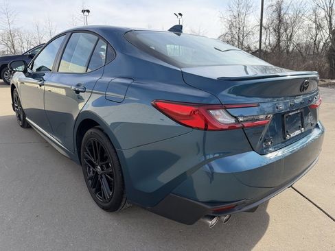 Certified 2025 Toyota Camry SE image 3