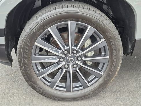 Used 2024 Lexus GX 550 w/ Accessory Package (2T) AWD/4WD image 9
