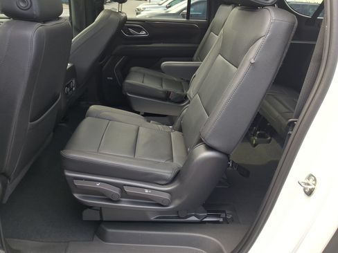 Used 2023 Chevrolet Suburban Z71 w/ Luxury Package AWD/4WD image 31