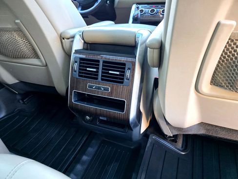 Used 2014 Land Rover Range Rover Sport HSE image 20