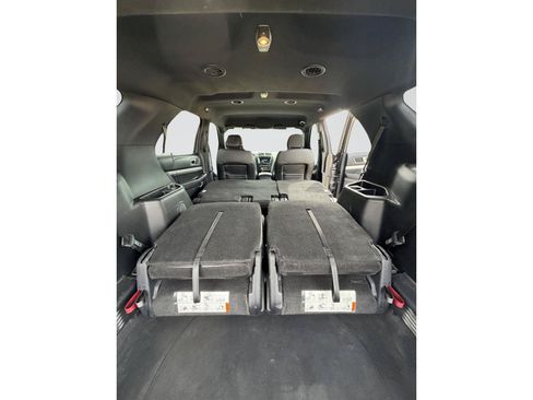 Used 2016 Ford Explorer XLT w/ Equipment Group 202A FWD image 26