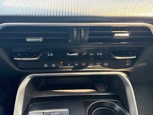 Used 2024 MAZDA CX-90 3.3 Turbo w/ Select Package AWD/4WD image 11