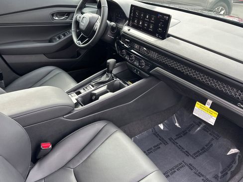 Used 2025 Honda Accord EX-L image 17