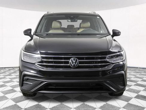 Used 2024 Volkswagen Tiguan SE FWD image 9