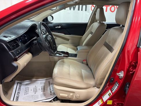 Used 2014 Toyota Camry XLE w/ Leather Package FWD image 25